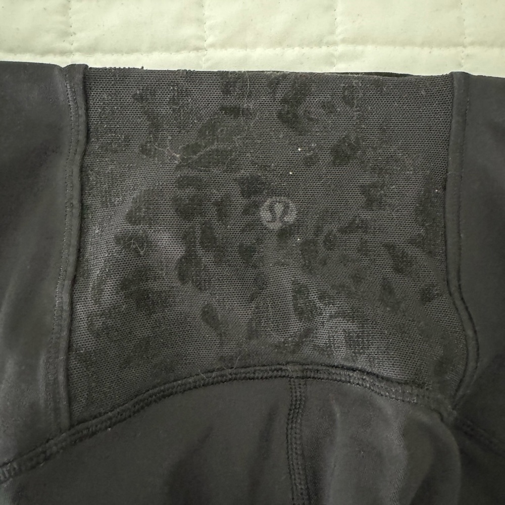 lululemon mesh velvet floral wunder under size 4 luxtreme fabric